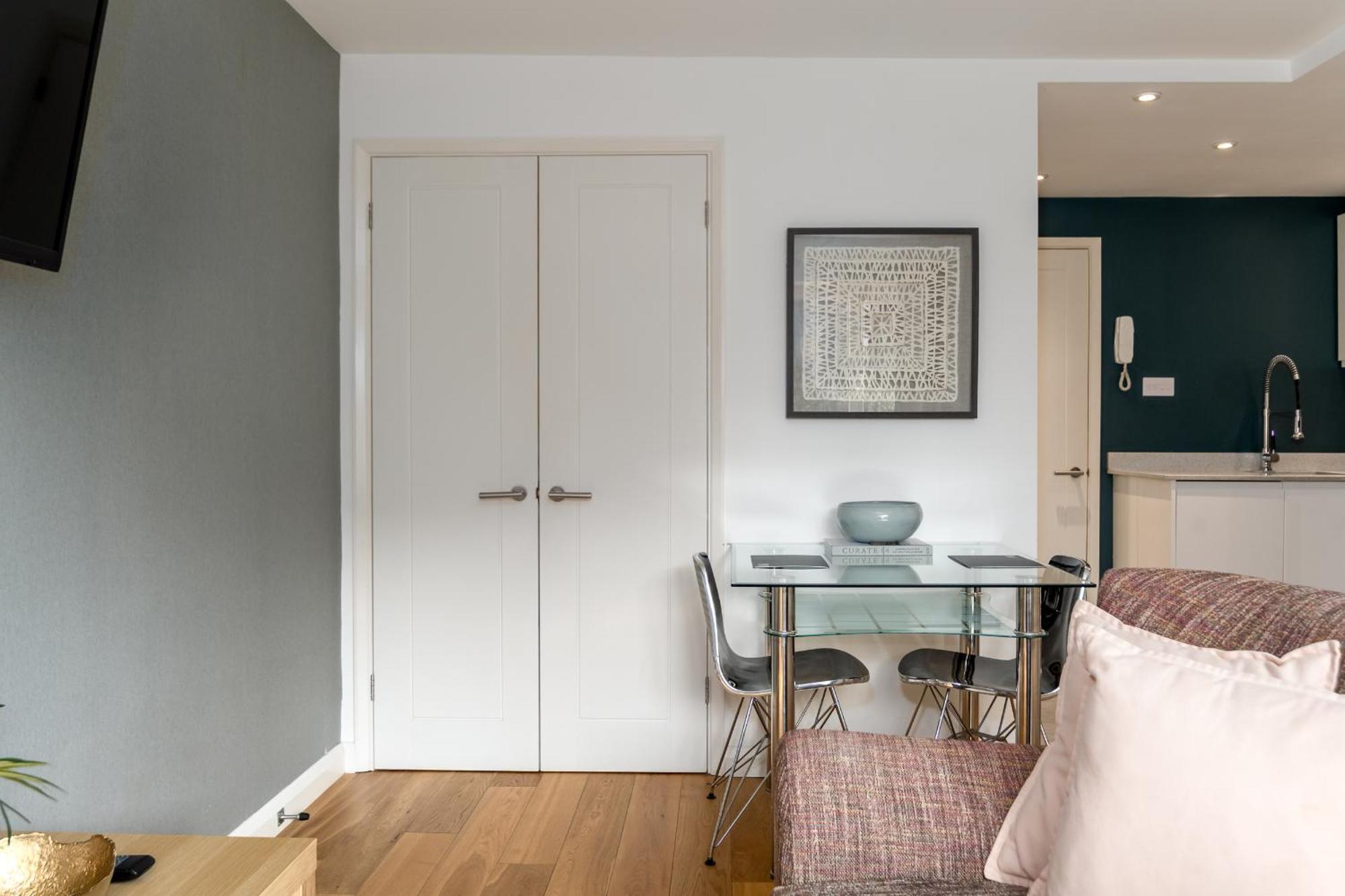 Alison Court Apartment Бристол Екстериор снимка