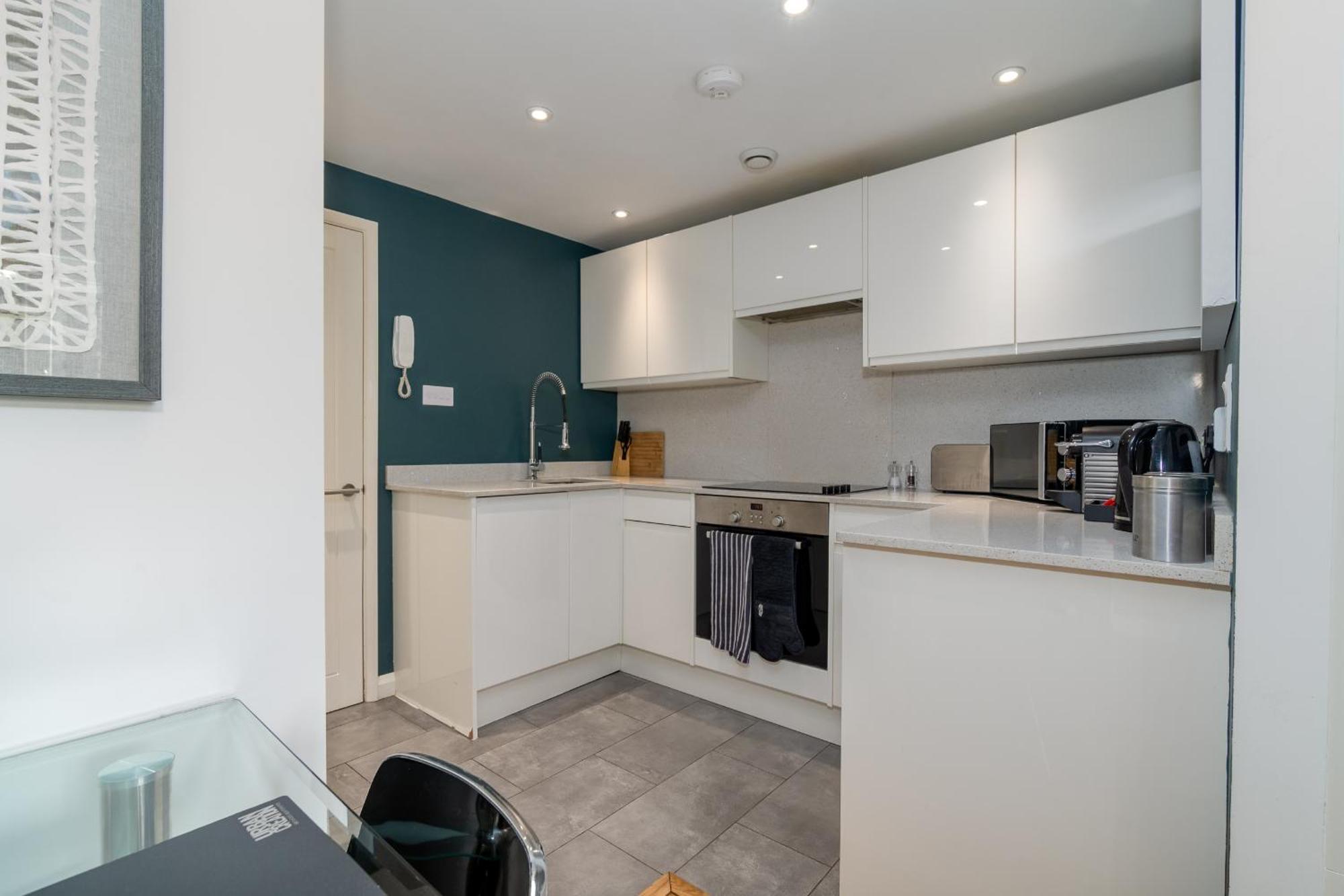 Alison Court Apartment Бристол Екстериор снимка